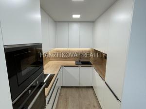 Pronájem bytu 2+kk, České Budějovice, Branišovská, 53 m2