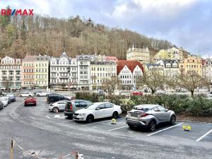 Prodej obchodního prostoru, Karlovy Vary, Divadelní náměstí, 100 m2