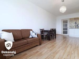 Pronájem bytu 2+kk, Praha - Vysočany, Freyova, 45 m2