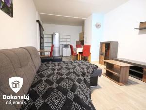 Pronájem bytu 2+kk, Praha - Háje, Hlavatého, 44 m2