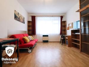 Pronájem bytu 1+kk, Praha - Vysočany, Kolbenova, 26 m2