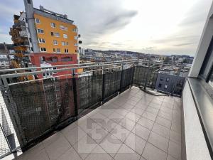 Pronájem bytu 1+kk, Praha - Vysočany, Pod Harfou, 34 m2