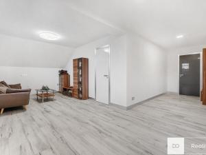 Prodej rodinného domu, Pěčice, 331 m2