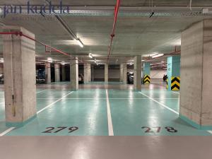 Pronájem garážového stání, Brno, Fuchsova, 13 m2
