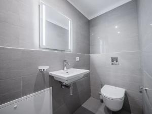 Pronájem bytu 2+kk, Praha - Smíchov, Holečkova, 70 m2