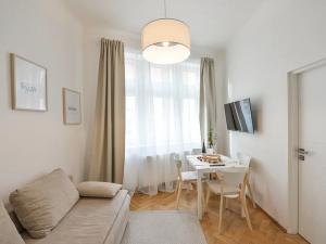 Prodej bytu 2+kk, Praha - Nové Město, Školská, 38 m2