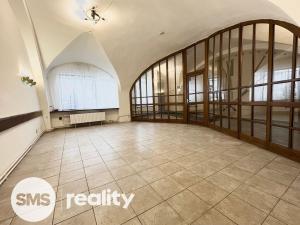 Pronájem obchodního prostoru, Frýdek-Místek, Zámecké nám., 73 m2