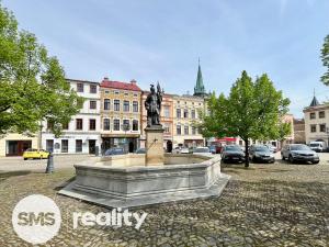 Pronájem obchodního prostoru, Frýdek-Místek, Zámecké nám., 73 m2
