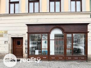 Pronájem obchodního prostoru, Frýdek-Místek, Zámecké nám., 73 m2