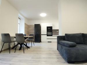 Prodej bytu 3+kk, Karlovy Vary, nábřeží Jana Palacha, 91 m2