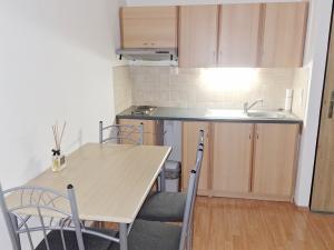 Pronájem bytu 1+kk, Praha - Malešice, Káranská, 32 m2