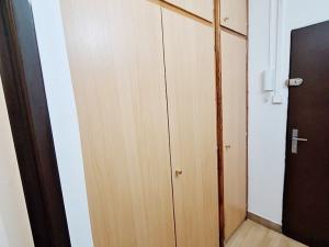 Pronájem bytu 1+kk, Praha - Malešice, Káranská, 32 m2