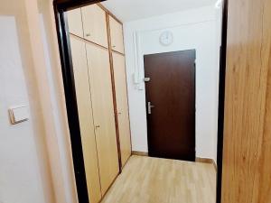 Pronájem bytu 1+kk, Praha - Malešice, Káranská, 32 m2