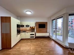 Pronájem bytu 1+kk, Praha - Malešice, Počernická, 33 m2