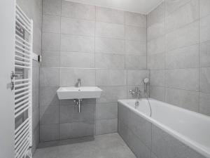 Pronájem bytu 4+kk, Praha - Záběhlice, Choceradská, 82 m2