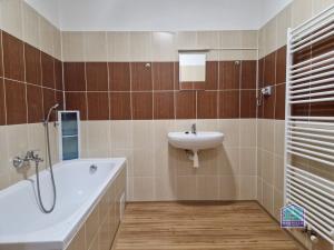 Pronájem bytu 2+kk, Stříbro, Masarykovo náměstí, 59 m2