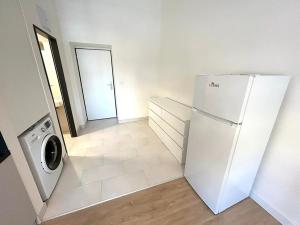 Pronájem bytu 1+kk, Praha - Hloubětín, Poděbradská, 27 m2