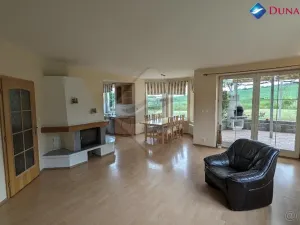 Prodej rodinného domu, Panenské Břežany, 200 m2