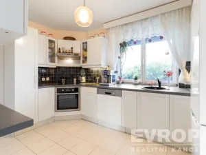 Prodej rodinného domu, Praha - Suchdol, Armádní, 400 m2