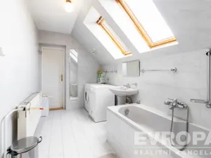 Prodej rodinného domu, Praha - Suchdol, Armádní, 400 m2