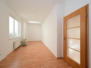 Pronájem bytu 3+kk, Praha - Holešovice, U garáží, 90 m2