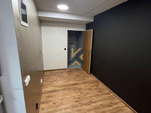 Pronájem obchodního prostoru, Praha - Libeň, Na žertvách, 14 m2