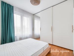 Pronájem bytu 3+kk, Praha - Hloubětín, Waltariho, 75 m2