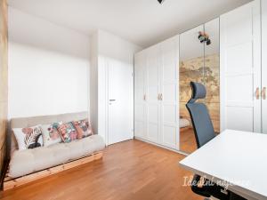 Pronájem bytu 3+kk, Praha - Hloubětín, Waltariho, 75 m2