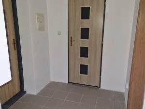 Pronájem bytu 1+1, Krupka, Koněvova, 37 m2