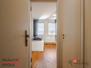 Prodej bytu 1+kk, Praha - Vinohrady, Perucká, 39 m2