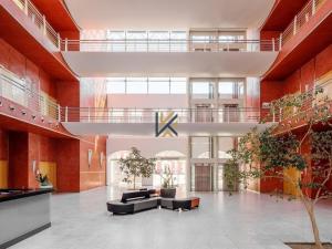 Pronájem kanceláře, Praha - Karlín, Křižíkova, 821 m2