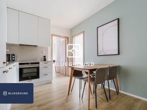 Pronájem bytu 2+kk, Praha - Holešovice, U Pergamenky, 58 m2