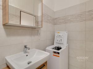 Pronájem bytu 2+kk, Praha - Kbely, Luštěnická, 54 m2