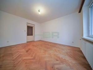 Prodej bytu 3+1, Praha - Kbely, Studená, 75 m2