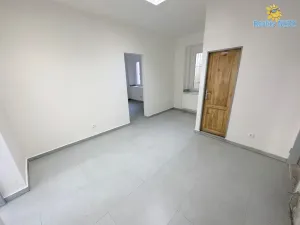 Pronájem obchodního prostoru, Praha - Uhříněves, Přátelství, 66 m2