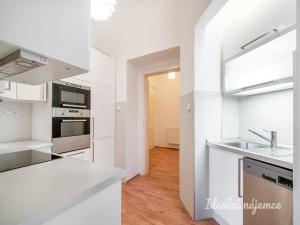 Pronájem bytu 4+1, Praha - Nové Město, Dittrichova, 76 m2