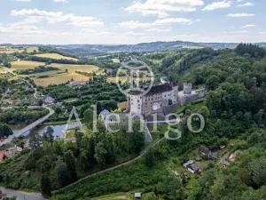 Prodej vícegeneračního domu, Benešov, 1300 m2