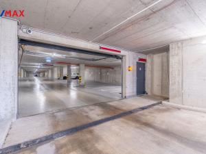 Pronájem garážového stání, Praha - Vysočany, Čerpadlová, 15 m2