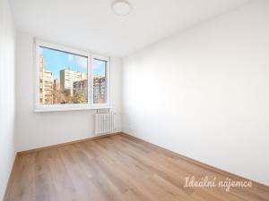 Pronájem bytu 4+kk, Praha - Modřany, Mádrova, 72 m2