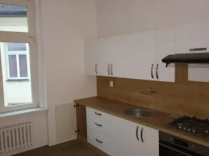 Prodej bytu 3+1, Děčín, Mírové nám., 88 m2