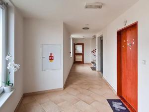 Pronájem bytu 1+kk, Praha - Horní Měcholupy, Hornoměcholupská, 34 m2