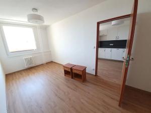 Pronájem bytu 2+kk, Praha - Černý Most, Vašátkova, 40 m2