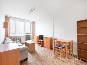 Pronájem bytu 2+kk, Praha - Kobylisy, Štíbrova, 43 m2