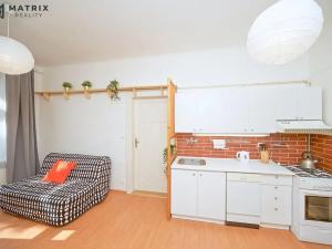 Pronájem bytu 2+kk, Praha - Holešovice, U průhonu, 52 m2