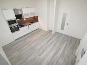 Pronájem bytu 2+kk, Praha - Karlín, Za Poříčskou bránou, 44 m2