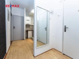 Pronájem bytu 2+kk, Praha - Holešovice, Schnirchova, 46 m2