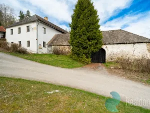 Prodej zemědělské usedlosti, Chroboly - Lučenice, 200 m2