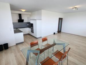 Pronájem bytu 4+kk, Praha - Štěrboholy, Kryšpínova, 104 m2