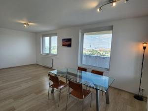 Pronájem bytu 4+kk, Praha - Štěrboholy, Kryšpínova, 104 m2