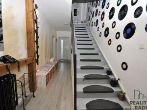 Prodej rodinného domu, Lešany, 251 m2